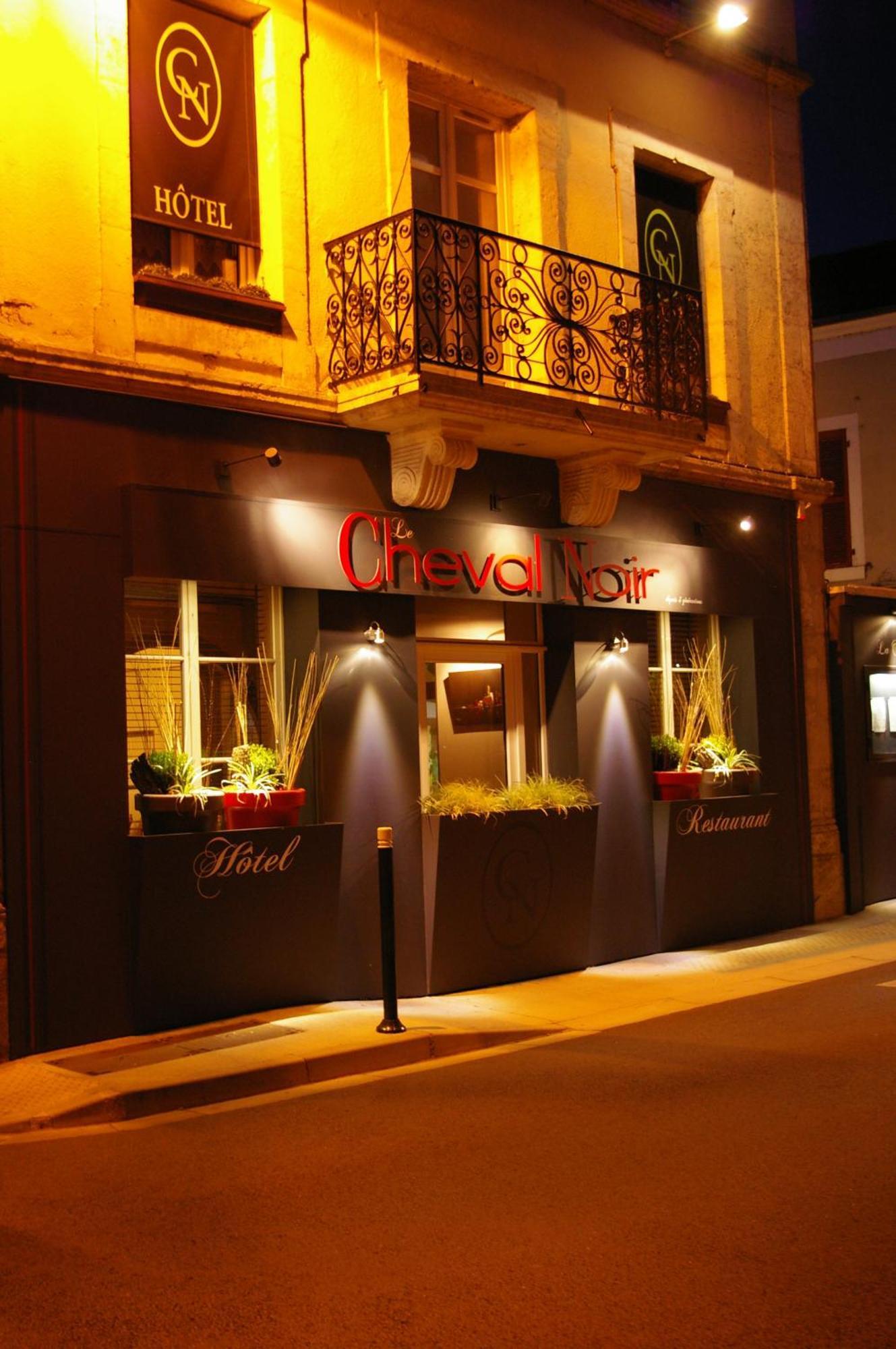Logis Hotel Le Cheval Noir Argenton Sur Creuse Exterior foto